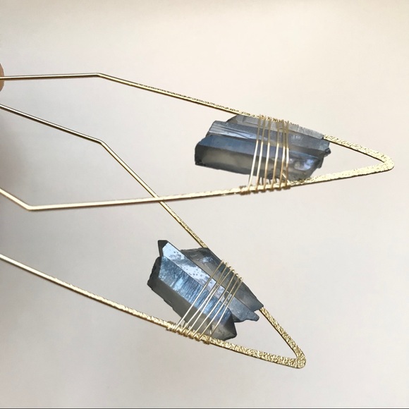 Geometric Quartz Crystal Hoop Statement Earrings - Picture 4 of 16